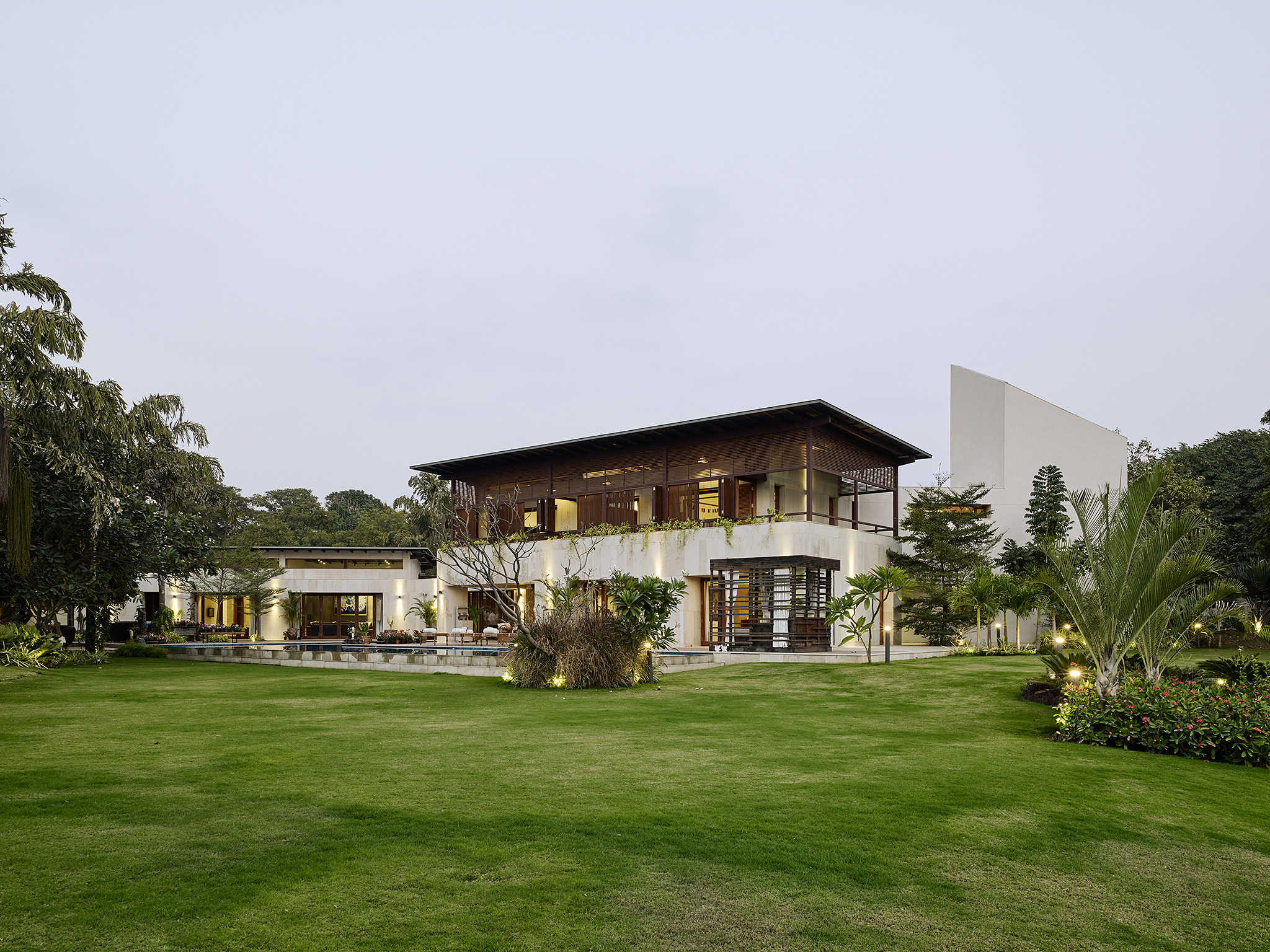 E17621 Alpa 060516 SCREEN